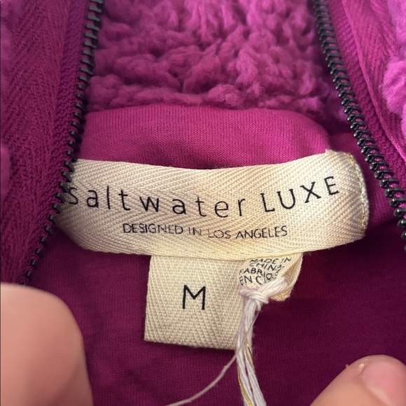NEW SALTWATER LUXE Everest Pullover Berry Purple Sherpa Size Medium - Picture 5 of 5